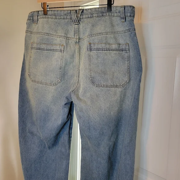 NWT Fashion Nova Drew Drop Waist Baggy Distressed Jeans, Size 16 - Picture 8 of 12